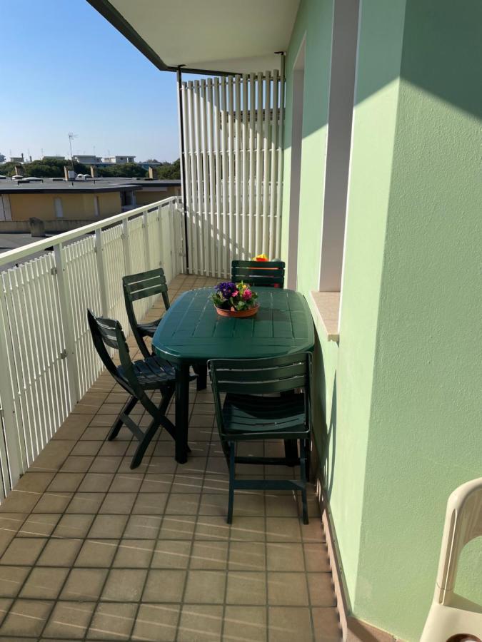 Condominio Prisma Бибионе Экстерьер фото